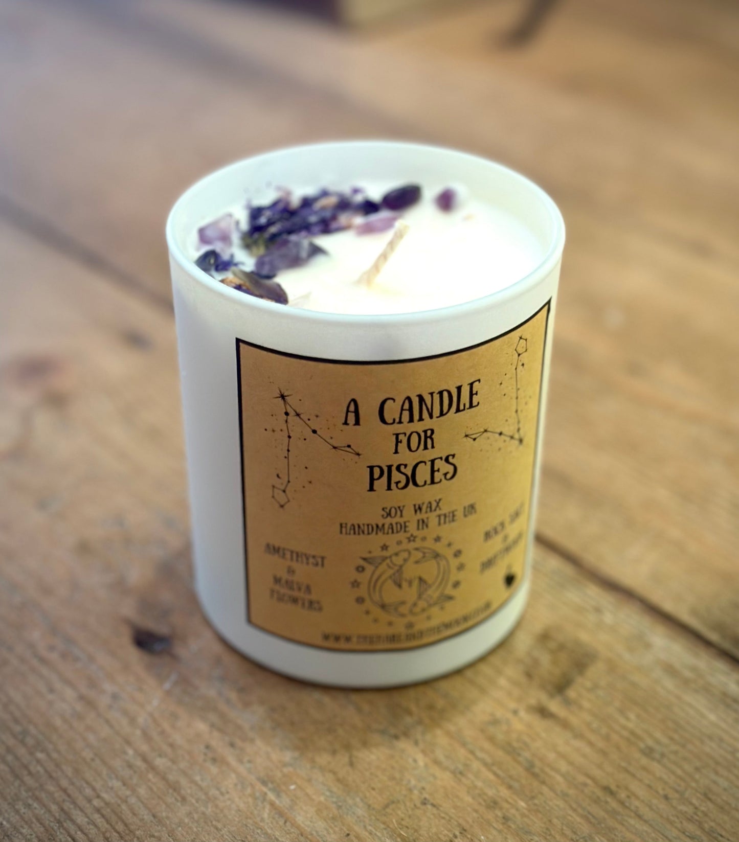 The Hare and the Moon Candles & Accessoires Handmade Pisces Zodiac Crystal Chip Candle